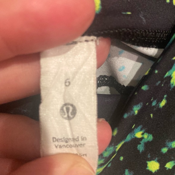 Lululemon size 6 runner’s leggings base pace - Picture 2 of 3